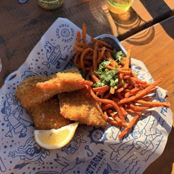 Fishetarian Fish Market - Fish and Chips Combo - Seafood Near Me - Bodega Bay, California Fishetarian Fish Market - Fish and Chips Combo - Seafood Near Me - Bodega Bay, California