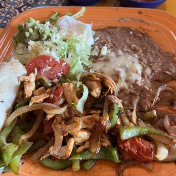 El Chapala Mexican Restaurant - Lunch Chicken Fajitas - Mexican Near Me - Asheville, North Carolina