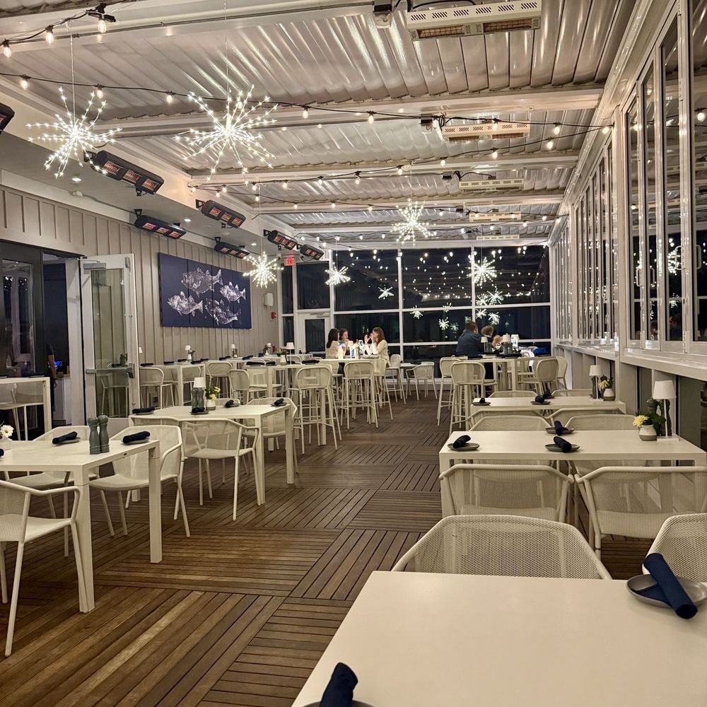 Inside - don't request a regular table by the window. You need the high top. Inside - don't request a regular table by the window. You need the high top.