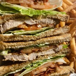 Greg's Tavern - chicken club