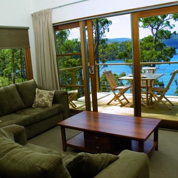 Stewarts Bay Lodge - Sitting Room Wiv Stunning Views Of Stewart Bay - Hotels Near Me - TAS, TAS
