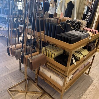 Tory Burch Outlet - Fashion Near Me - Sunrise, Florida Tory Burch Outlet - Fashion Near Me - Sunrise, Florida