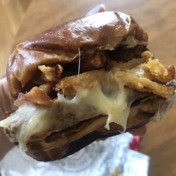 Wendy's - Pretzel Bacon Pub Cheeseburger Baconator Fries - Fast Food Near Me - Eastvale, California Wendy's - Pretzel Bacon Pub Cheeseburger Baconator Fries - Fast Food Near Me - Eastvale, California