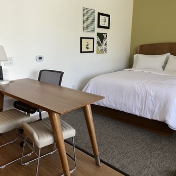 Element Bend - The 2 queen suite is great - Hotels Near Me - Bend, Oregon