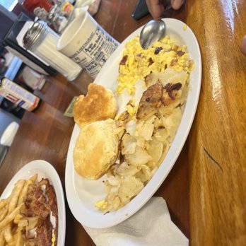 McLean's Restaurant - American Near Me - Richmond, Virginia