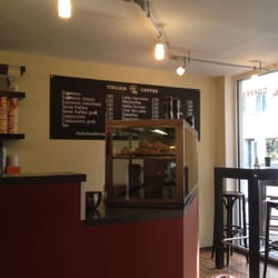 Dolce Vita Italian Coffee - Menu + croissants