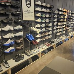 JD Sports - Shoes