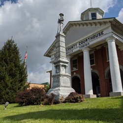 Carroll County Courthouse - Carroll County Confederate Memorial, Hillsville