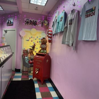 Susie Scoops - Ice Cream & Frozen Yogurt Near Me - Incline Village, Nevada Susie Scoops - Ice Cream & Frozen Yogurt Near Me - Incline Village, Nevada