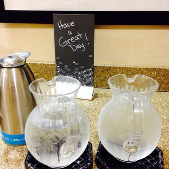 Hampton Inn & Suites Redding - Hotels Near Me - Redding, California