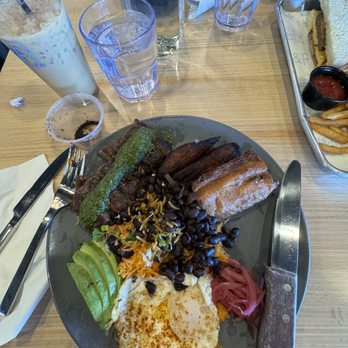 Makers & Finders - la Bandeja Paisa - Breakfast & Brunch Near Me - Henderson, Nevada Makers & Finders - la Bandeja Paisa - Breakfast & Brunch Near Me - Henderson, Nevada