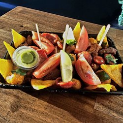 Yellow Crunch - Chicharrónes con carne y papas