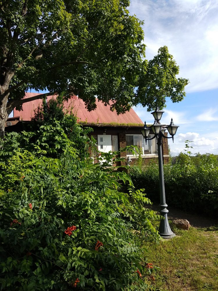 ROCK IN THE HOUSE Updated August 2024 13 Photos 440 N Shore Dr, Fountain City, Wisconsin