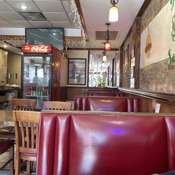 Falcon's Handcrafted Sandwiches - Sitting area - Sandwiches Near Me - Chicago, Illinois