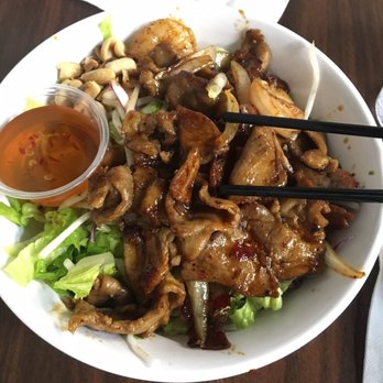QQ Noodle - BBQ pork and shrimp rice noodle bowl - Vietnamese Near Me - Marina, California