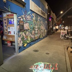 Dive Inn - Front of the establishment