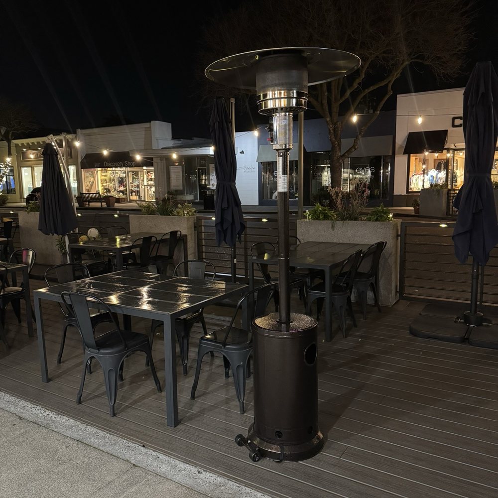 Tre Monti - Outside seating - Wine Bars Near Me - Los Altos, California