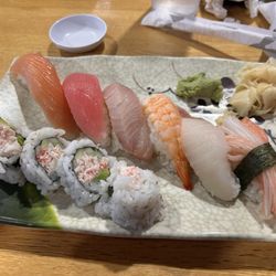 Sake Sushi Bar & Lounge - Sushi Lunch