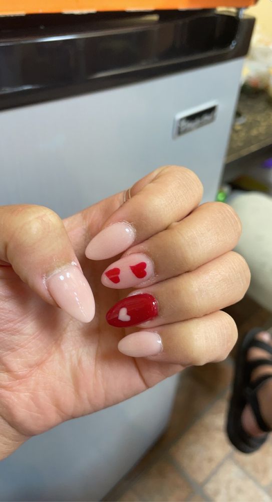 AL NAILS Updated October 2024 44 Photos & 21 Reviews 630 S