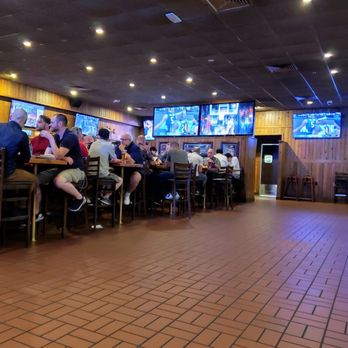 Miller's Ale House - Bar Area at Miller's Ale House International Dr. - American Near Me - Orlando, Florida