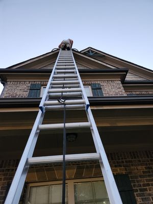 Delmarva Roofing Solutions Logo