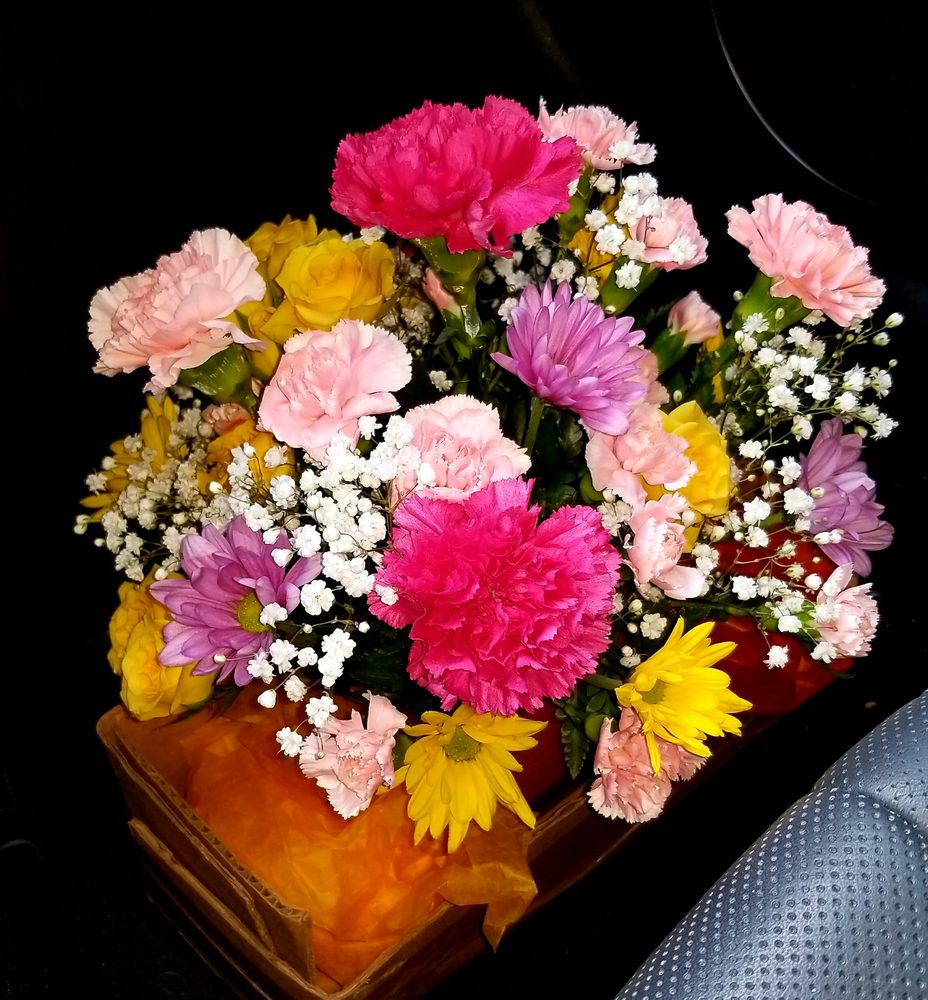 KATHY’S FLORIST Updated May 2024 54 Photos & 22 Reviews 4448 NE