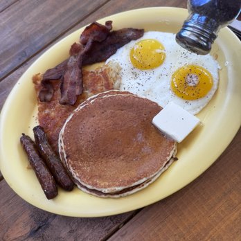 Delia's Restaurant - The breakfast - Mexican Near Me - Los Angeles, California