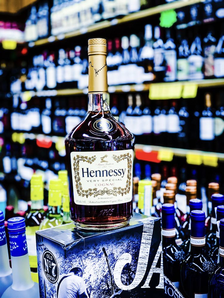 NEW ROCHELLE WINES Updated October 2024 31 Photos 558 North Ave