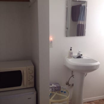 Mt Williamson Motel and Base Camp - Room 5 bathroom - Hotels Near Me - Independence, California Mt Williamson Motel and Base Camp - Room 5 bathroom - Hotels Near Me - Independence, California