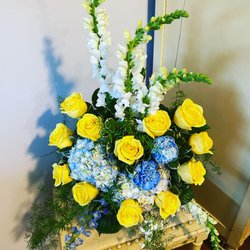Momma's Flowers and More - Yellow Rose Heart Sympathy Vase
