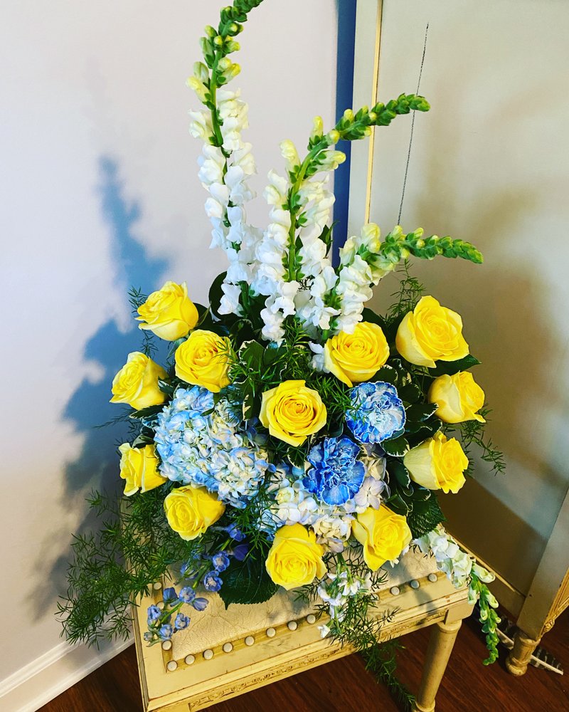 MOMMA’S FLOWERS AND MORE Updated May 2024 33 Photos Berea