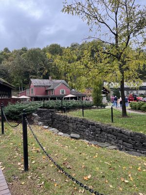 Star Hill Provisions at Maker’s Mark Distillery by null