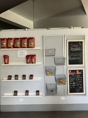 Lluvia Deli Bar & Artefacto by null