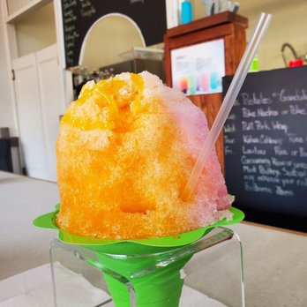 King's Treats - Shaved ice with some local tropical flavors. Don't forget to add the "Snow Top" (sweetened condensed milk)! - Bubble Tea Near Me - Hilo, Hawaii King's Treats - Shaved ice with some local tropical flavors. Don't forget to add the "Snow Top" (sweetened condensed milk)! - Bubble Tea Near Me - Hilo, Hawaii