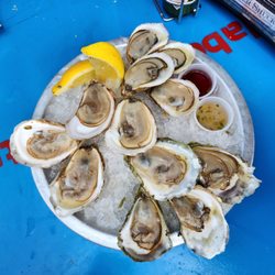 Dozen Canadian oysters