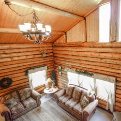 JJJ Wilderness Ranch - spacious log cabins