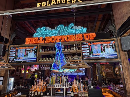 Lainey Wilson's Bell Bottoms Up by null