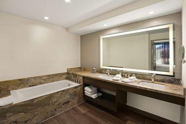 Sonesta Bee Cave Austin Hill Country by null