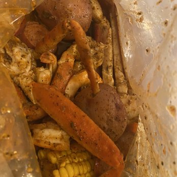 Juicy Seafood - 1/2 lb snow crab, 1/2lb shrimp, 1/2 lb sausage - Cajun/Creole Near Me - Nashville, Tennessee Juicy Seafood - 1/2 lb snow crab, 1/2lb shrimp, 1/2 lb sausage - Cajun/Creole Near Me - Nashville, Tennessee