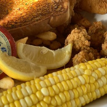 Pineapple Willy's - Shrimp Seafood Platter - Seafood Near Me - Panama City Beach, Florida