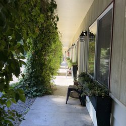 Emerald Valley Inn