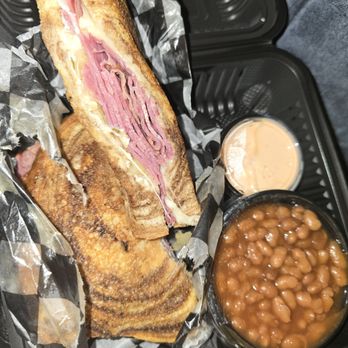 The Corner Stable - Ruben with baked beans - Barbeque Near Me - Columbia, Maryland