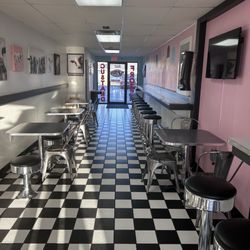 JD's Frozen Custard - Dining room