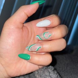 Matte a Nail Lounge - Set in march
