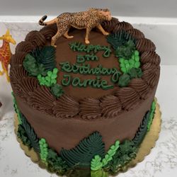 The Latest Kraez - Added my own cake topper. Loved this cake and they were able to accept order 1 week before the party. Thank you!