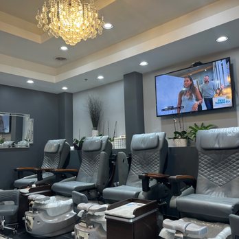 OrigiNail Salon & Spa - Nail Salons Near Me - Glen Ellyn, Illinois