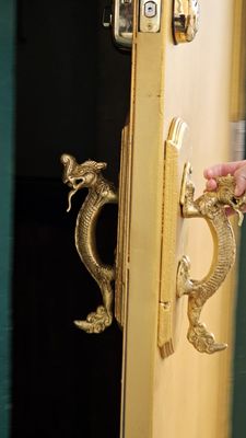 Abe's Pagoda Bar by null