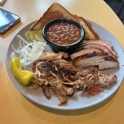 RibCrib BBQ - Pulled pork and chicken early bird plate