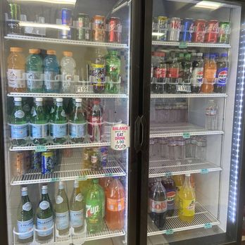 Slice N Sub - drink options  San Pellegrino Sparkling Water Water Jarritos Dr Pepper 7 Up Diet Pepsi Pepsi Fanta Coke Zero Coke - Pizza Near Me - Riverside, California