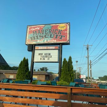 Maverick Biscuit - The sign at the road - Comfort Food Near Me - Taylors, South Carolina Maverick Biscuit - The sign at the road - Comfort Food Near Me - Taylors, South Carolina